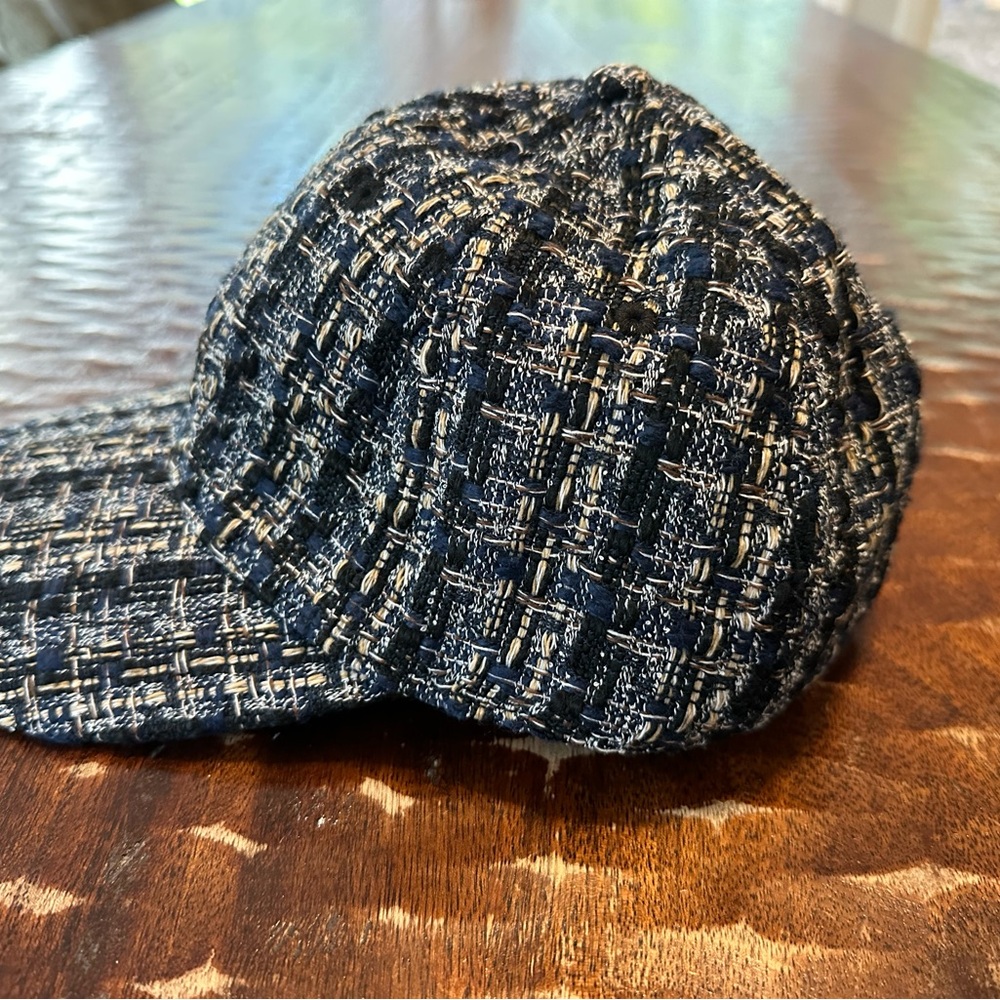 Stylish Tweed Cap